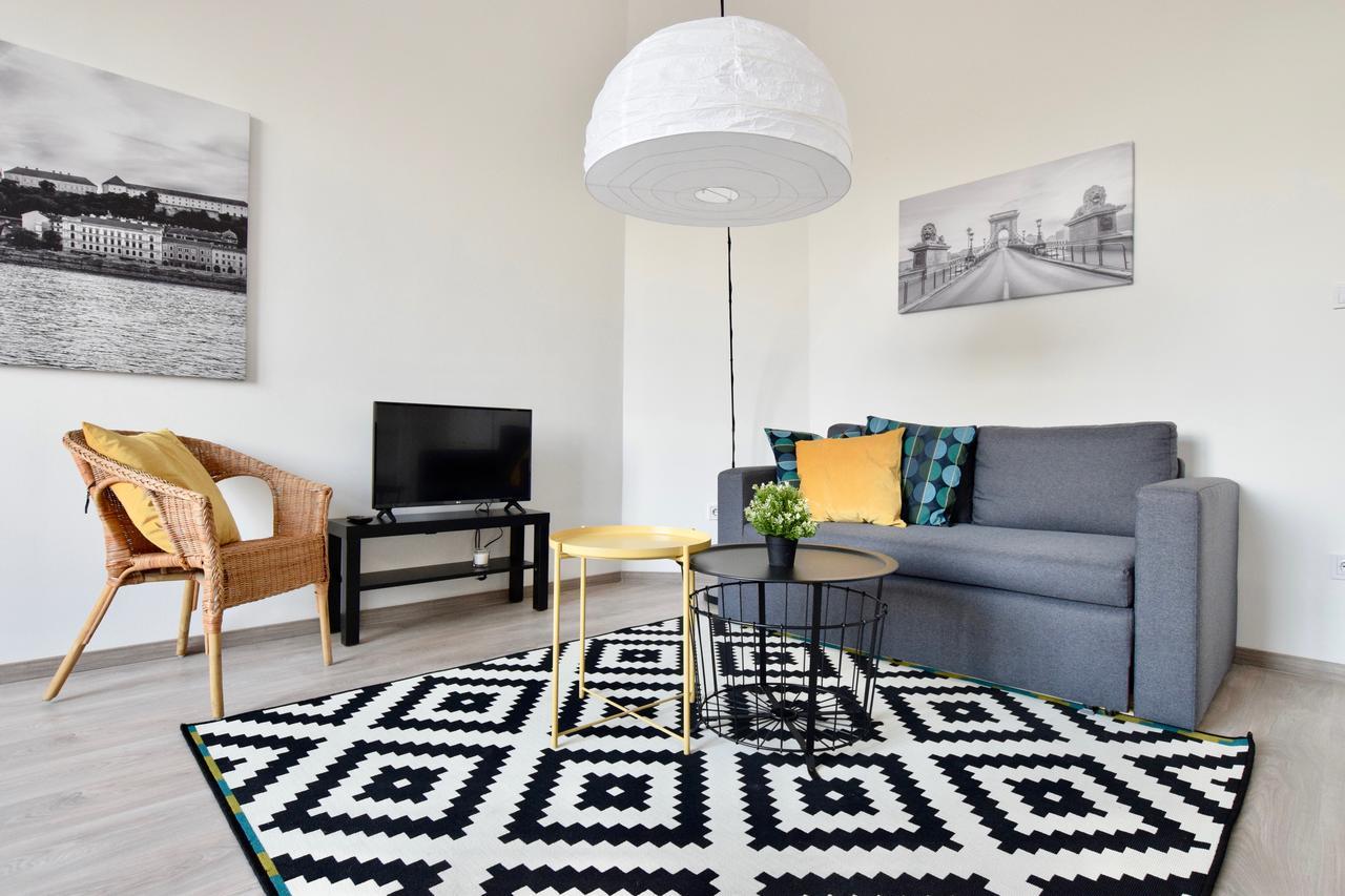 Standard Apartment By Hi5 - Bazilika Suite بودابست المظهر الخارجي الصورة