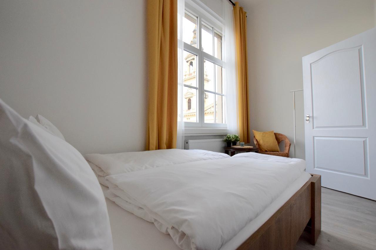 Standard Apartment By Hi5 - Bazilika Suite بودابست المظهر الخارجي الصورة